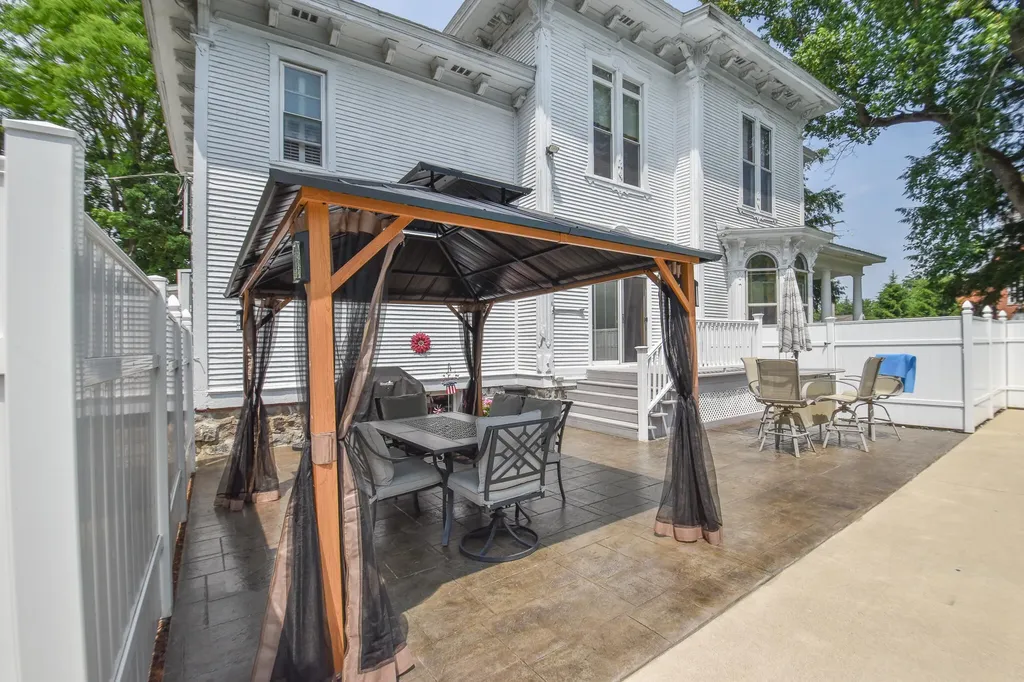 115 W Silver Street Hillsdale City MI 49274