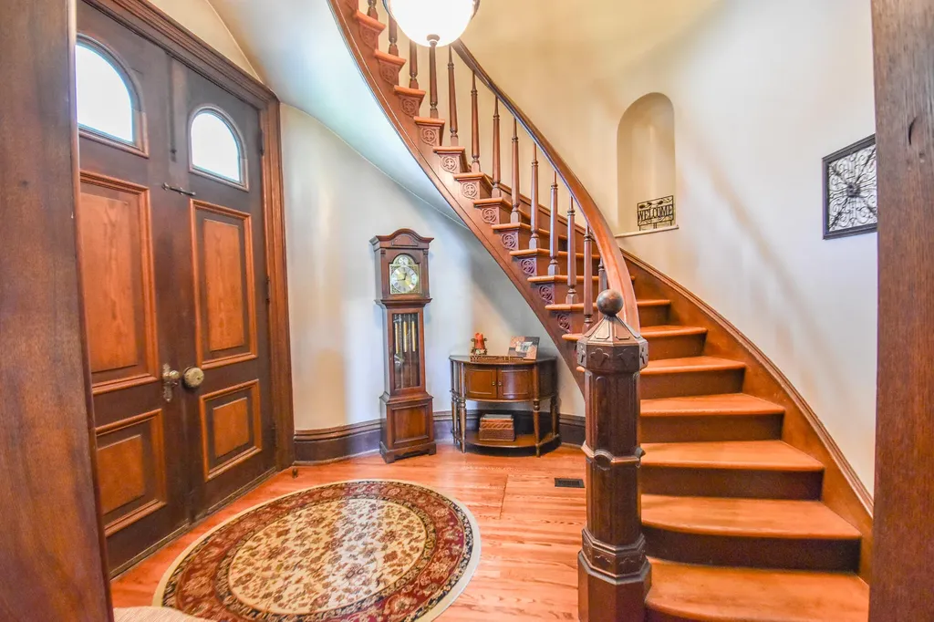 115 W Silver Street Hillsdale City MI 49274