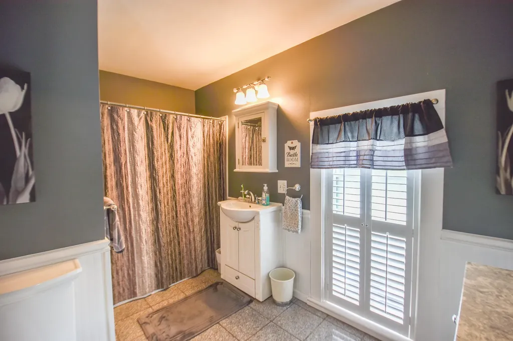 115 W Silver Street Hillsdale City MI 49274