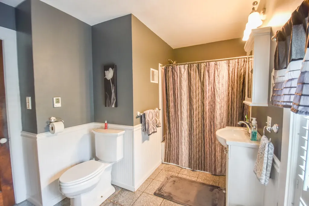 115 W Silver Street Hillsdale City MI 49274