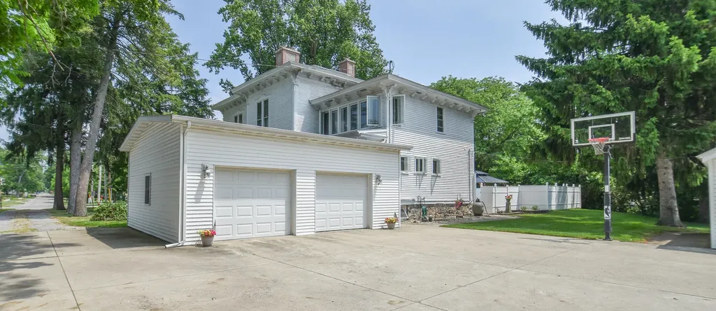 115 W Silver Street Hillsdale City MI 49274