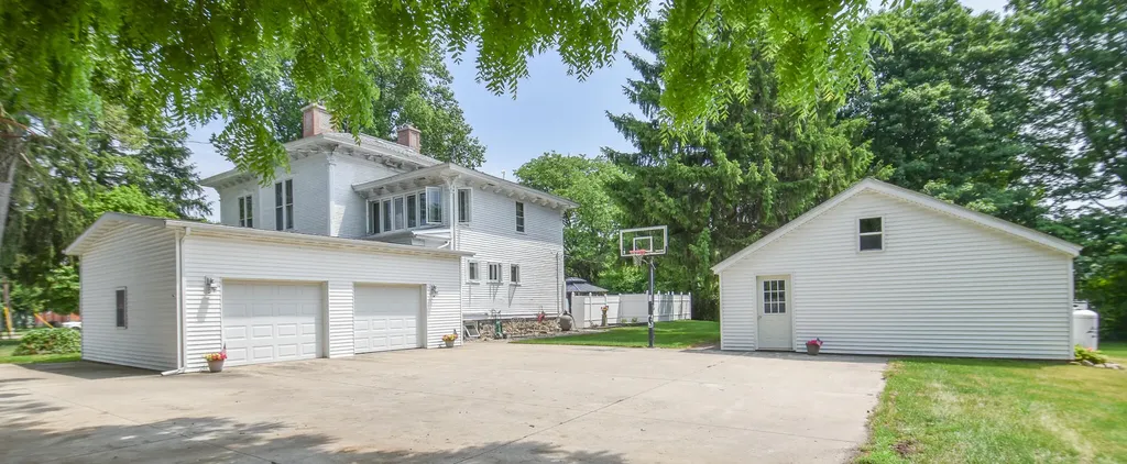 115 W Silver Street Hillsdale City MI 49274