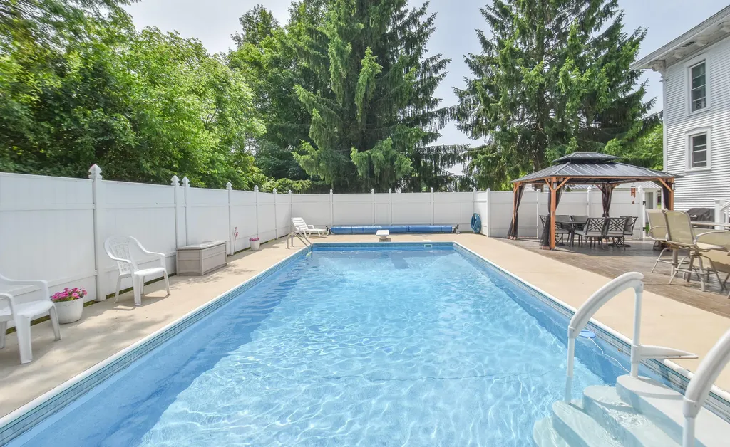 115 W Silver Street Hillsdale City MI 49274