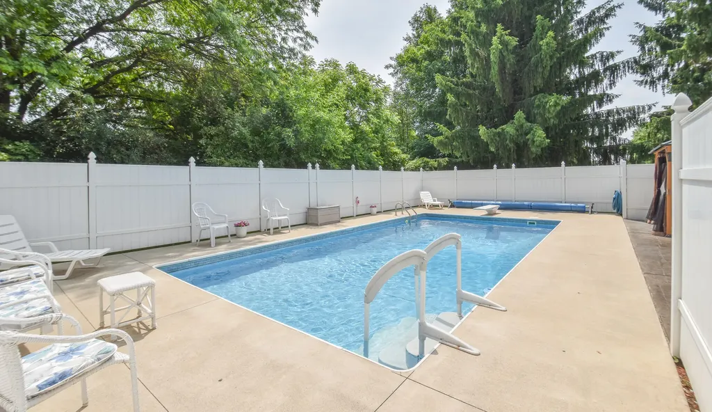 115 W Silver Street Hillsdale City MI 49274