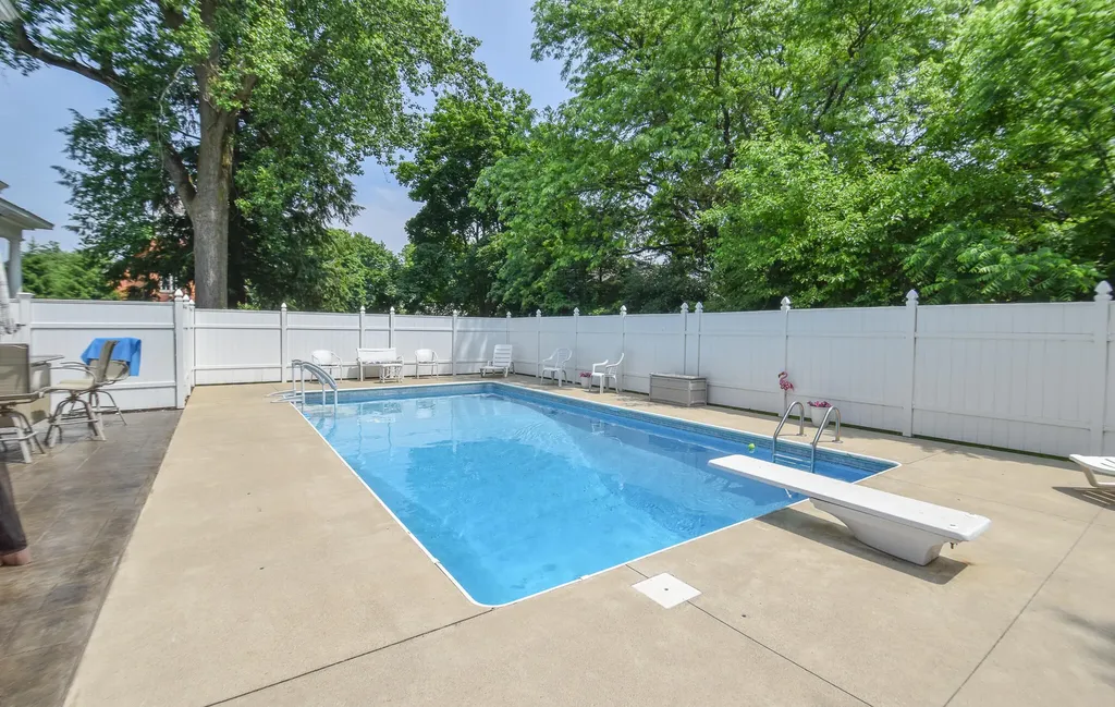 115 W Silver Street Hillsdale City MI 49274