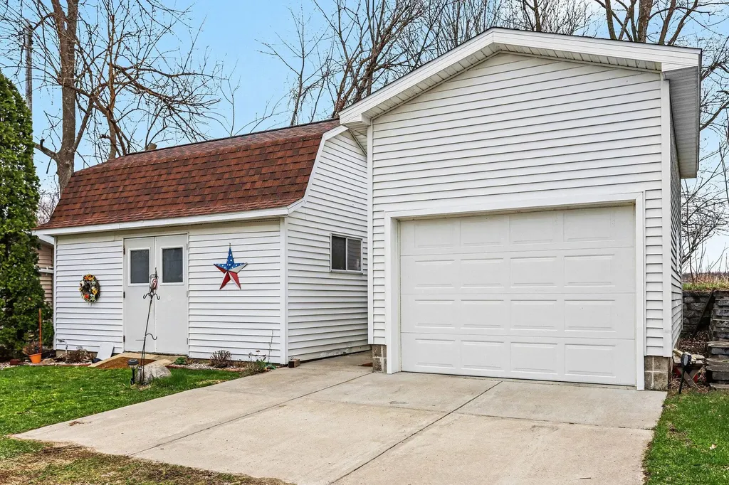 828 N Werners Landing Drive Matteson Township MI 49028