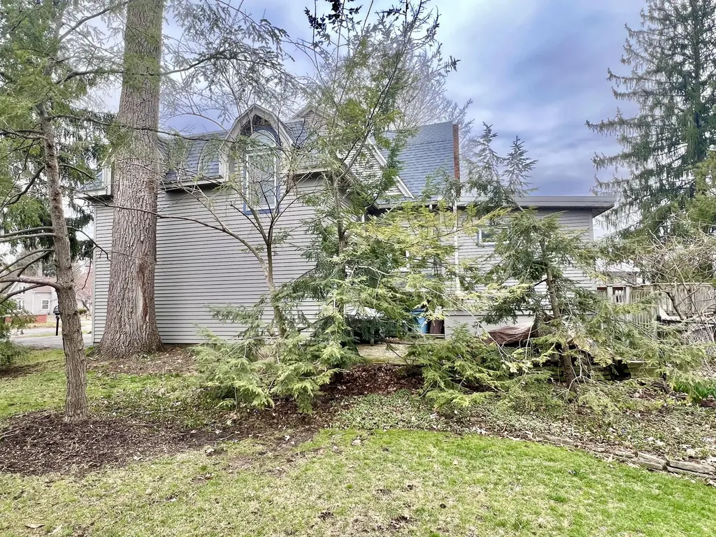 135 Budlong Street Hillsdale City MI 49242