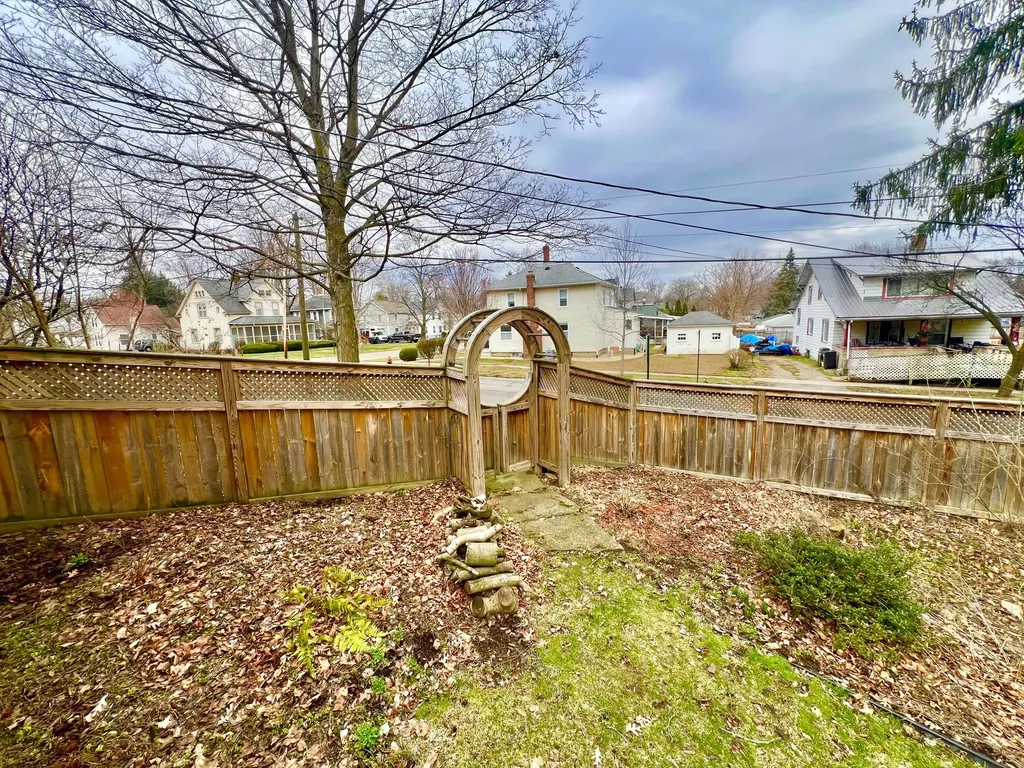 135 Budlong Street Hillsdale City MI 49242