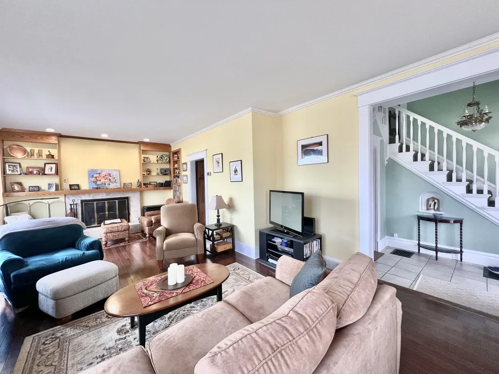 135 Budlong Street Hillsdale City MI 49242