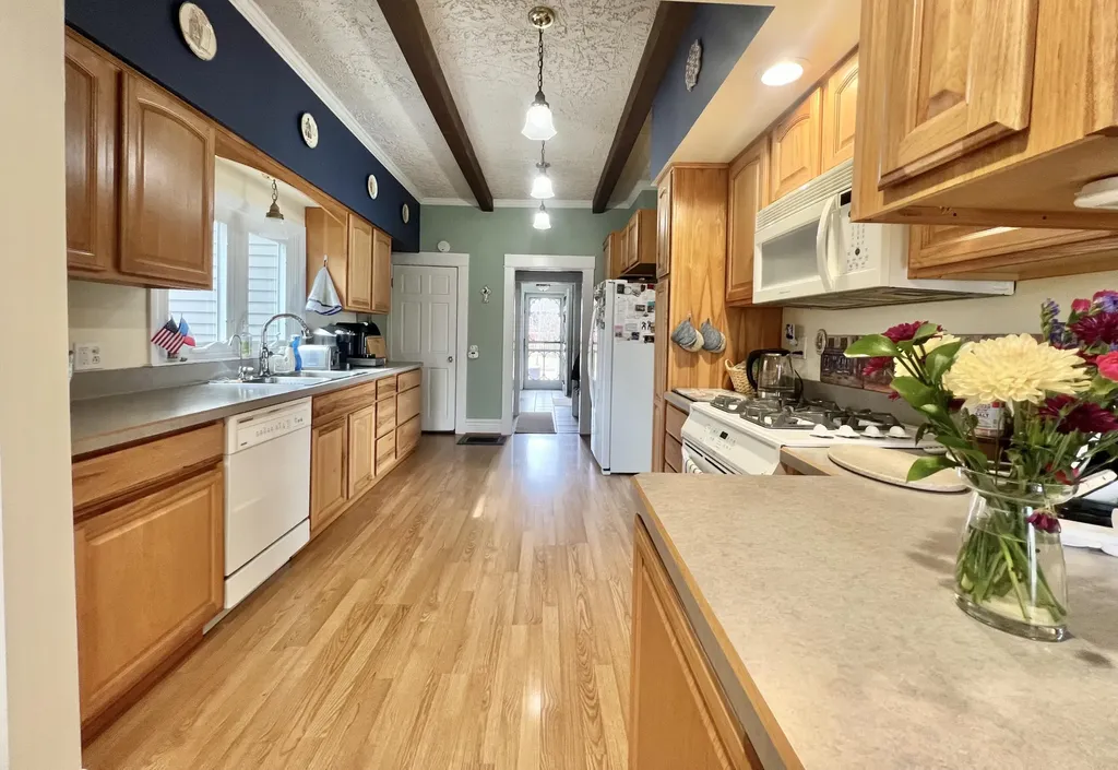 135 Budlong Street Hillsdale City MI 49242
