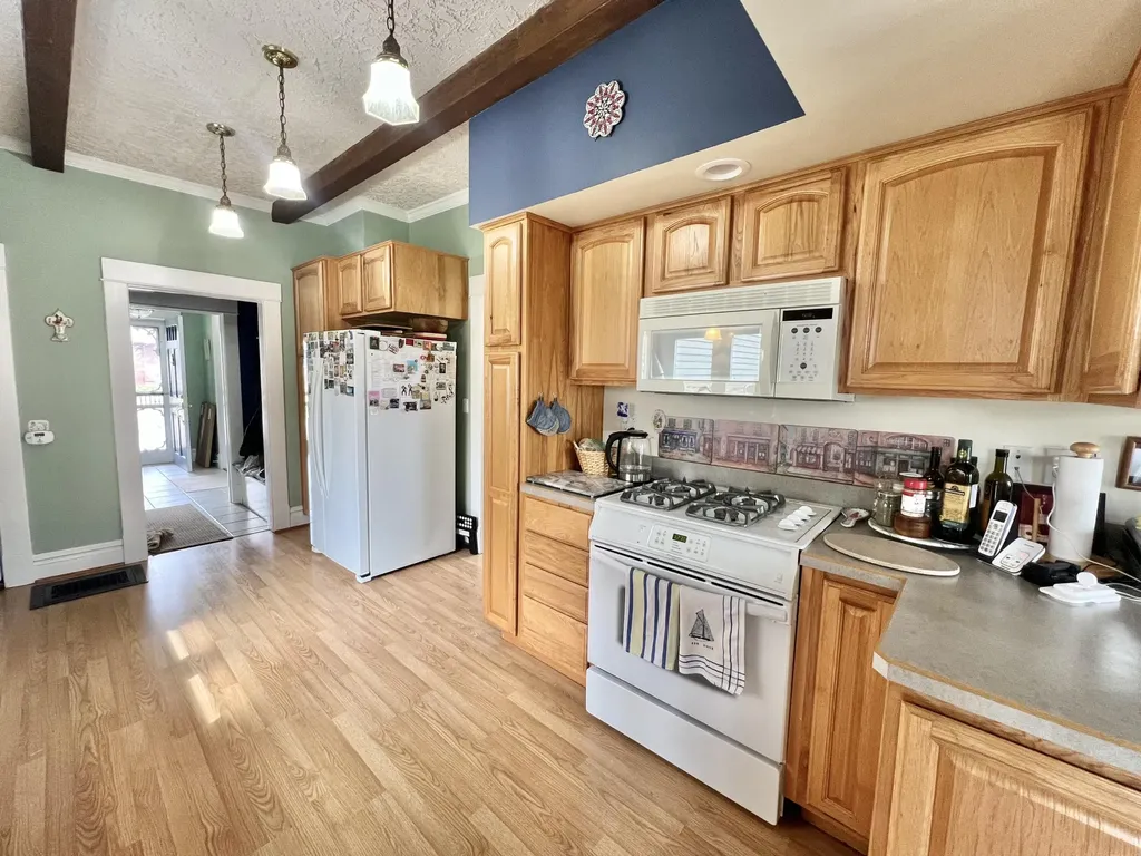 135 Budlong Street Hillsdale City MI 49242