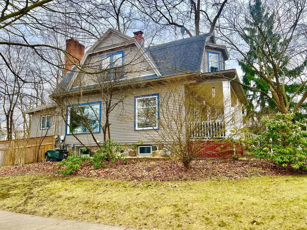 135 Budlong Street Hillsdale City MI 49242