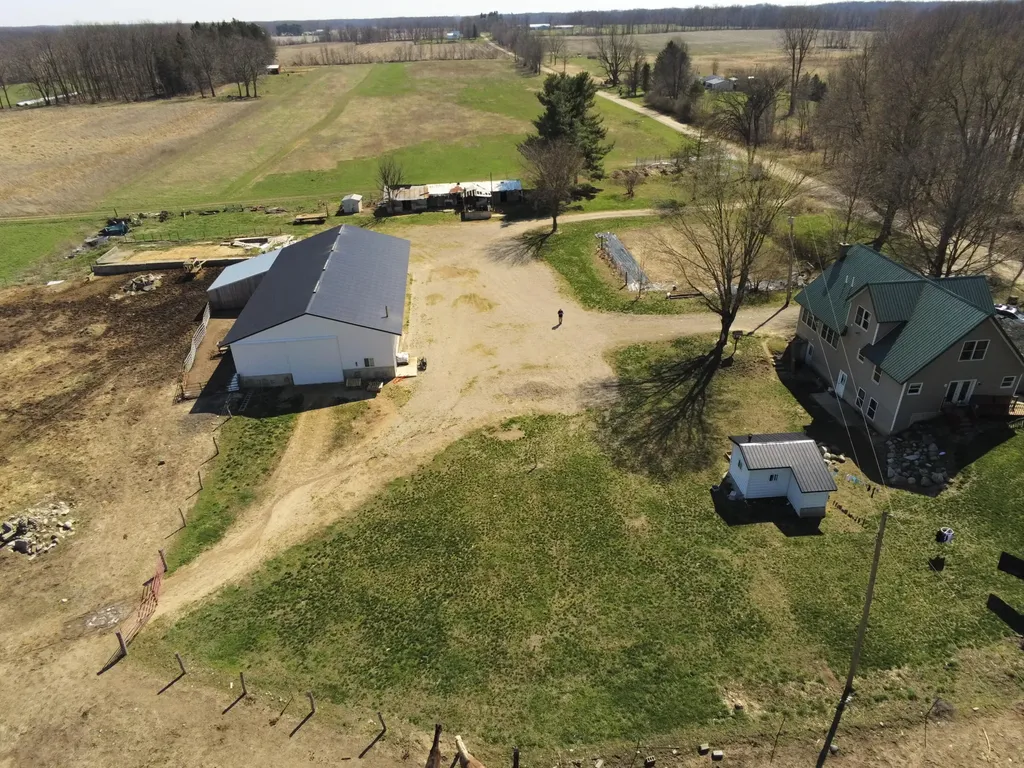1024 23 Mile Road Clarendon Township MI 49245
