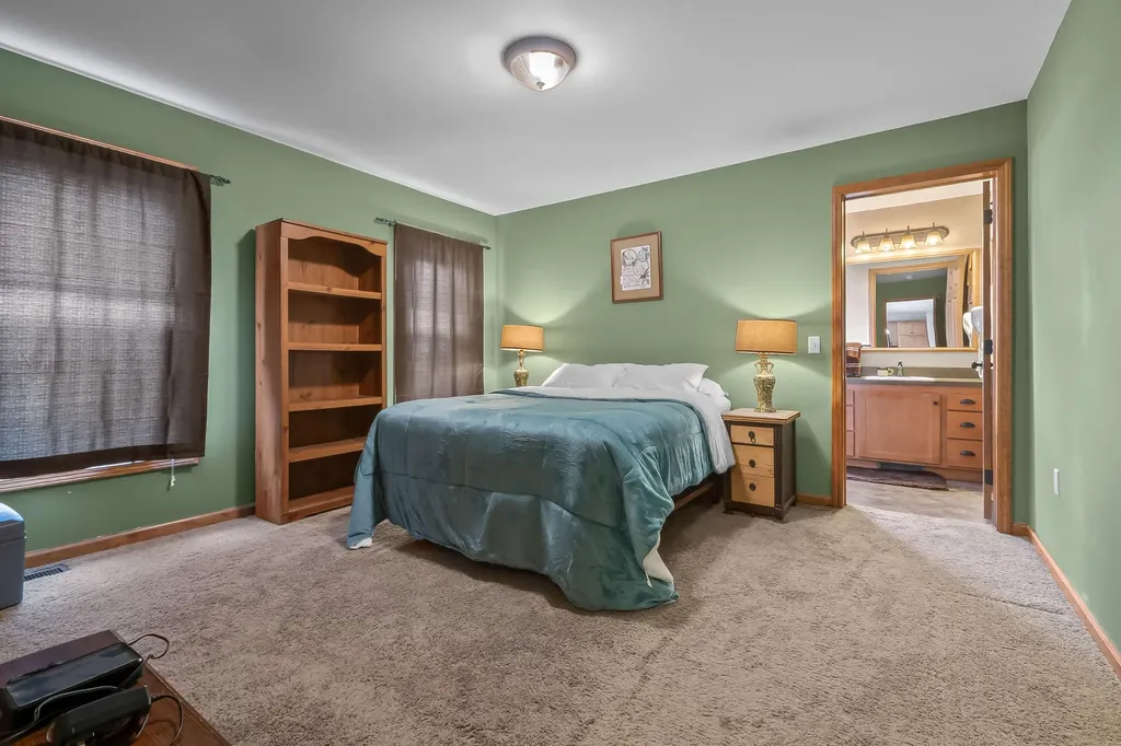 6877 Rowley Drive Jefferson Township MI 49266