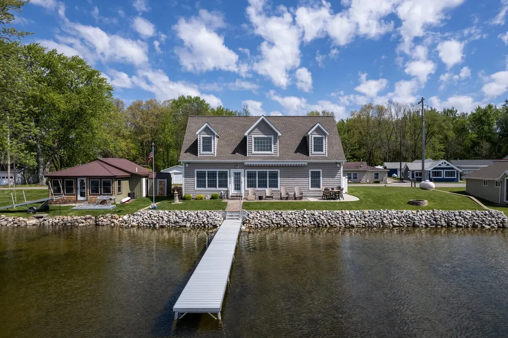 243 E Rose Road Ovid Township MI 49036