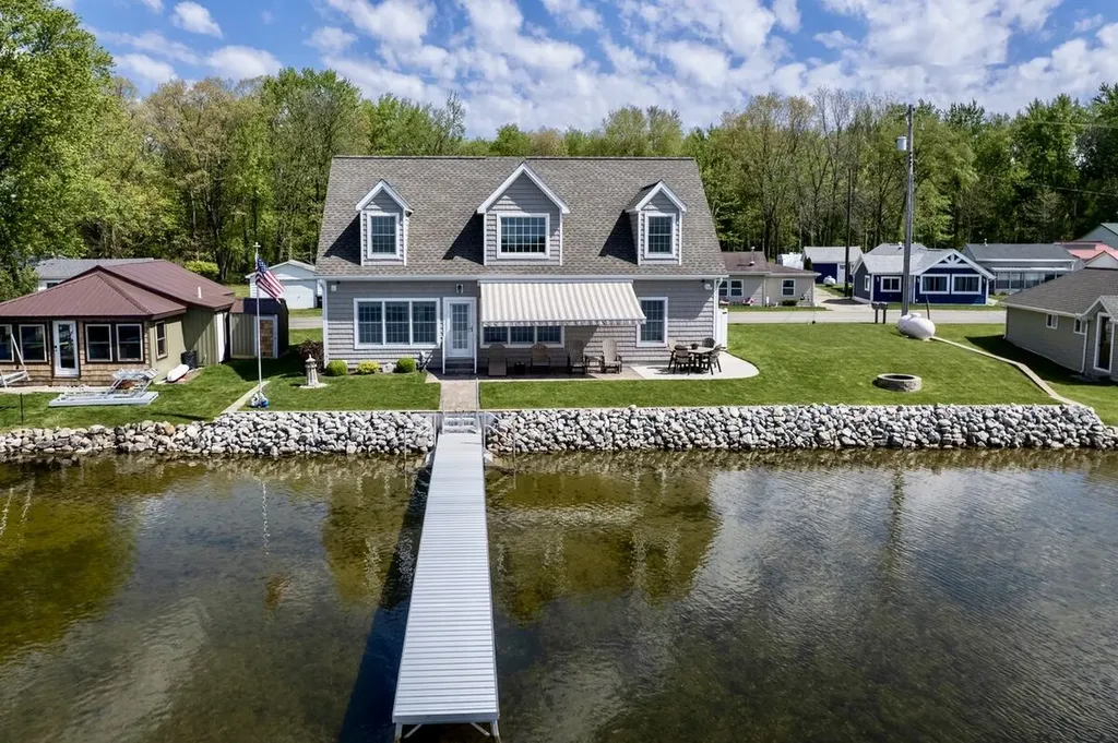 243 E Rose Road Ovid Township MI 49036