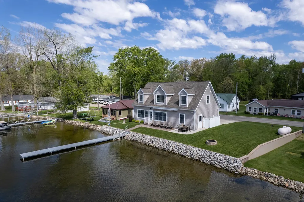 243 E Rose Road Ovid Township MI 49036
