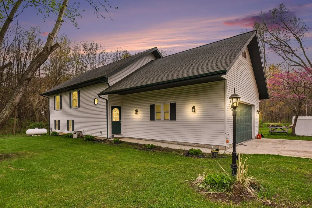 29542 Priest Street Silver Creek Township MI 49047