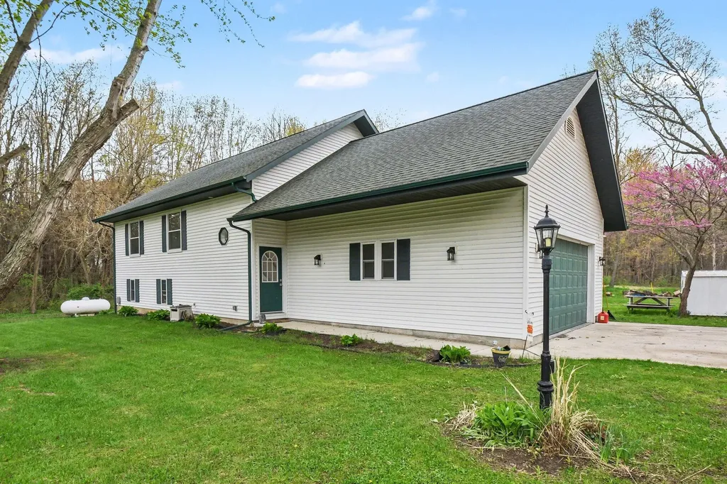 29542 Priest Street Silver Creek Township MI 49047