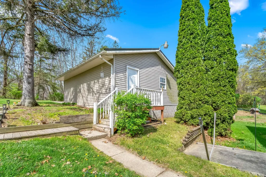 7901 Topinabee Drive Reading Township MI 49255