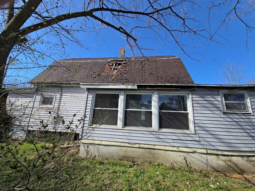 707 S Eaton Street Albion City MI 49224
