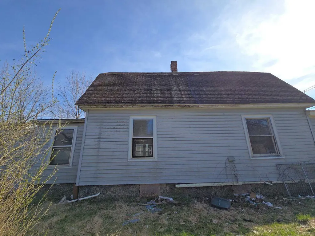 707 S Eaton Street Albion City MI 49224