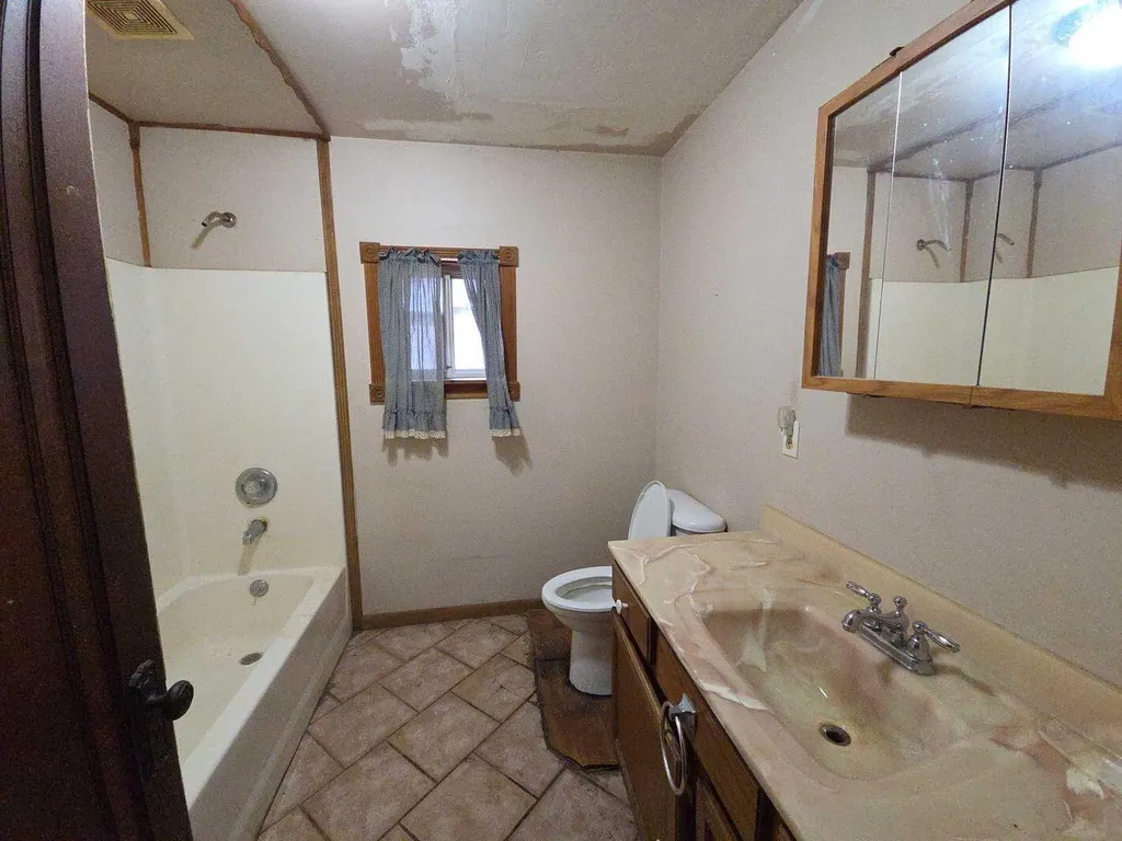 11 Cornwell Street Emmett Charter Township MI 49014