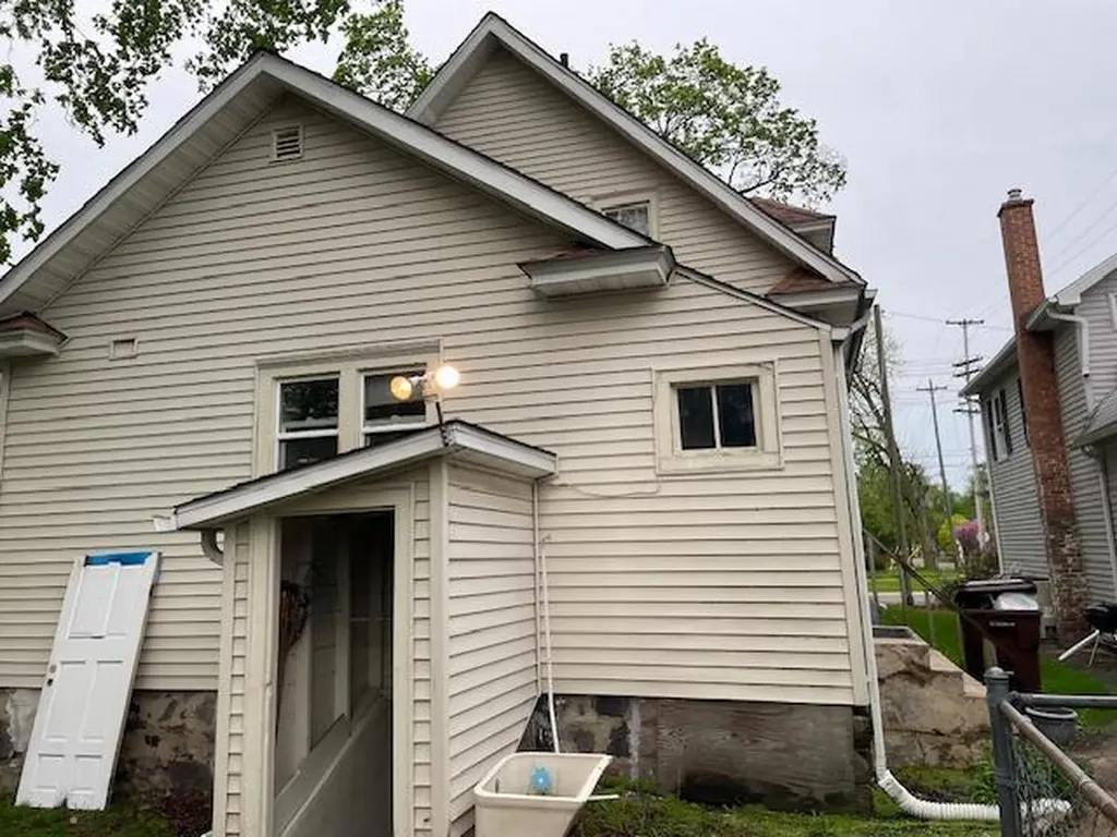 340 S Eagle Street Marshall City MI 49068