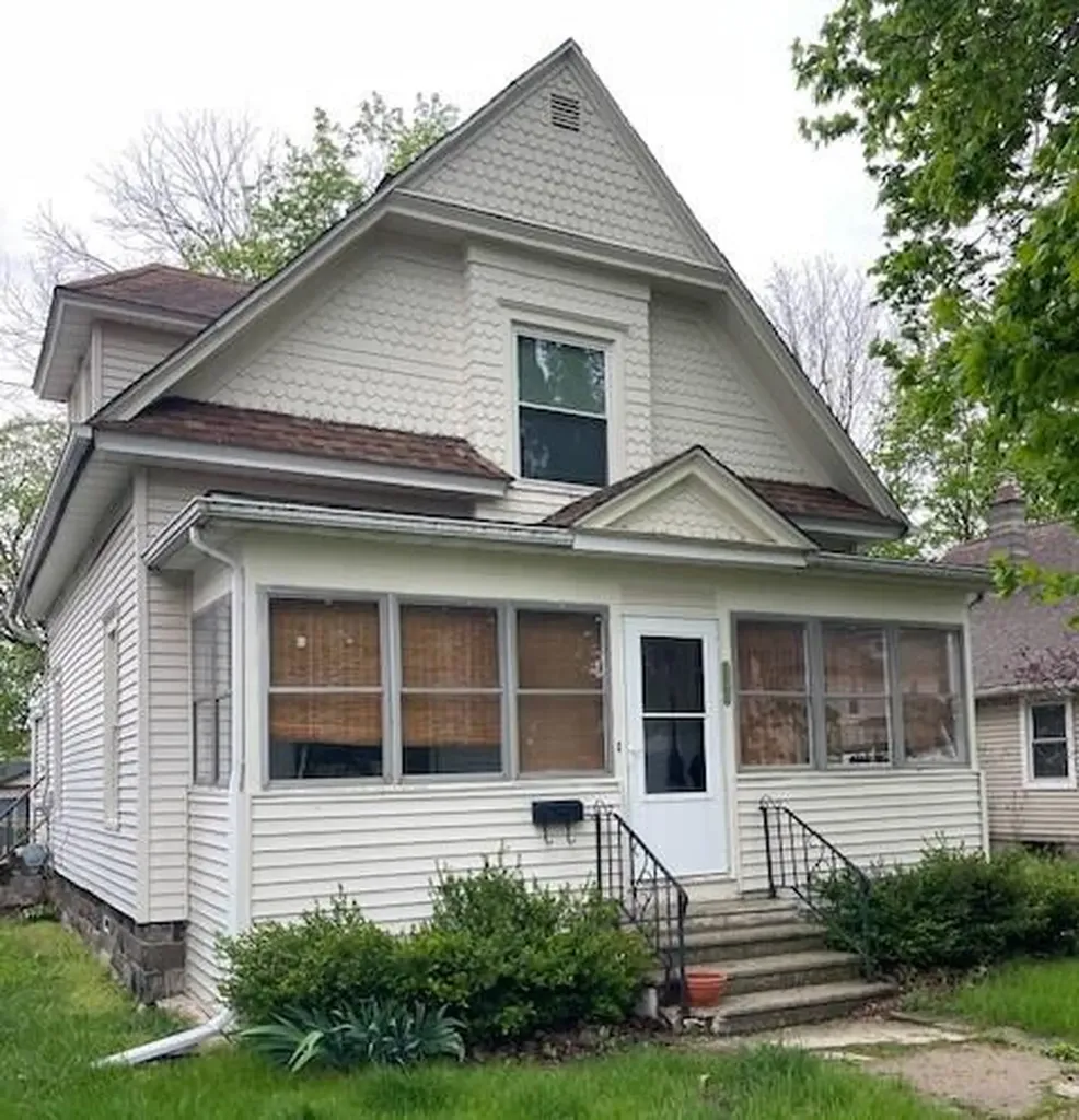 340 S Eagle Street Marshall City MI 49068