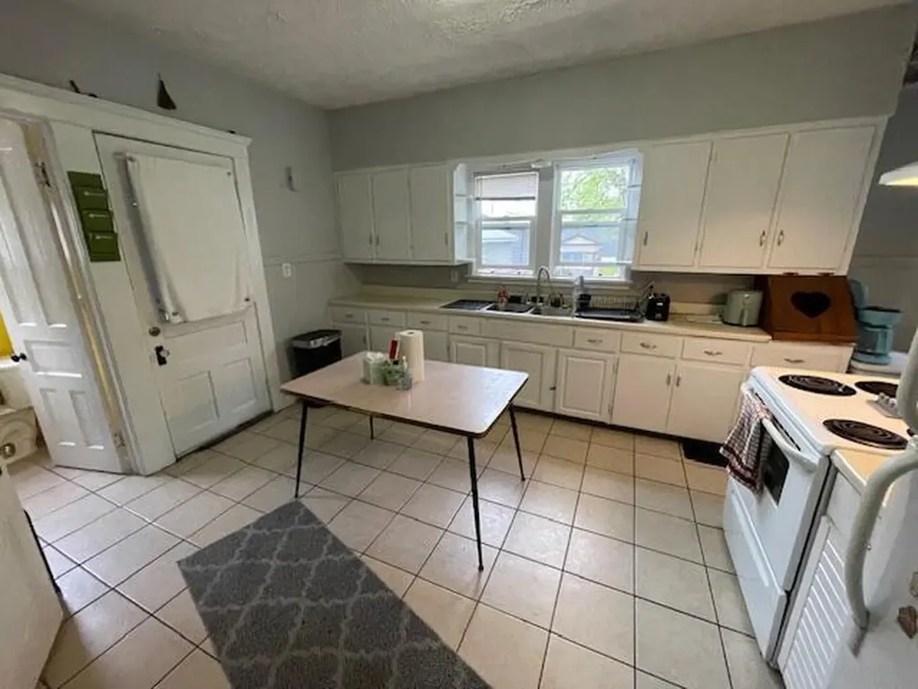 340 S Eagle Street Marshall City MI 49068