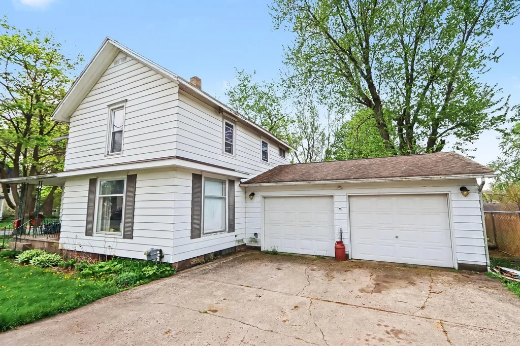 126 E South Street Vicksburg Village MI 49097
