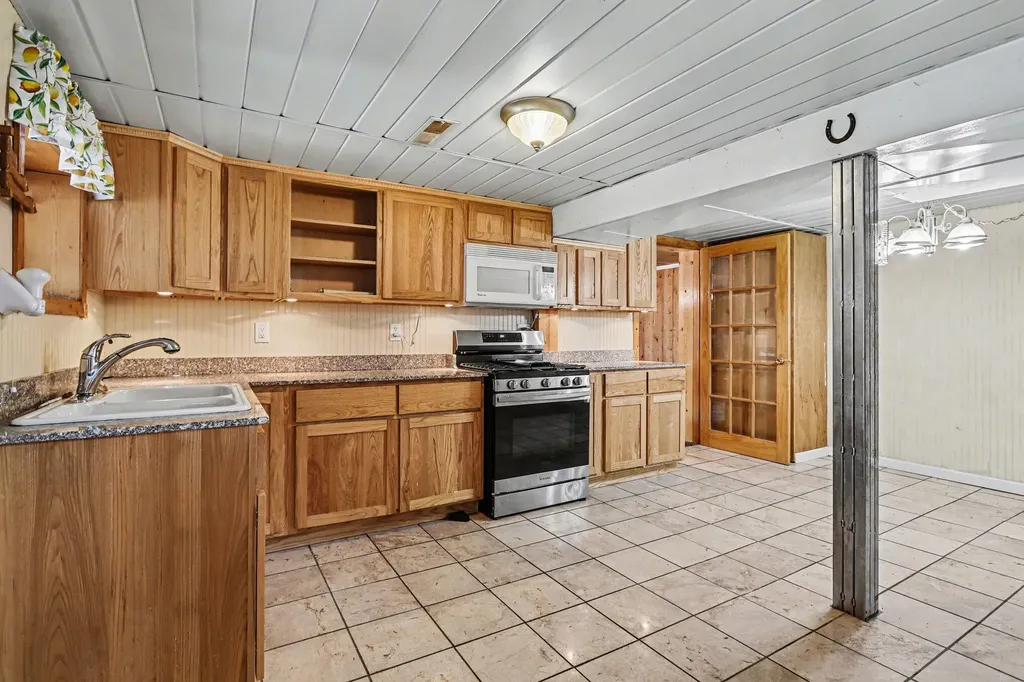 573 River Road Coldwater City MI 49036