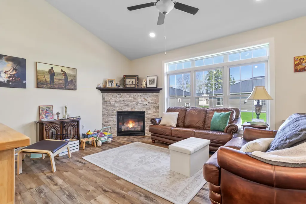 243 Auseon Court Hillsdale City MI 49242