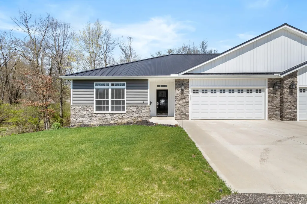 233 Auseon Court Hillsdale City MI 49242
