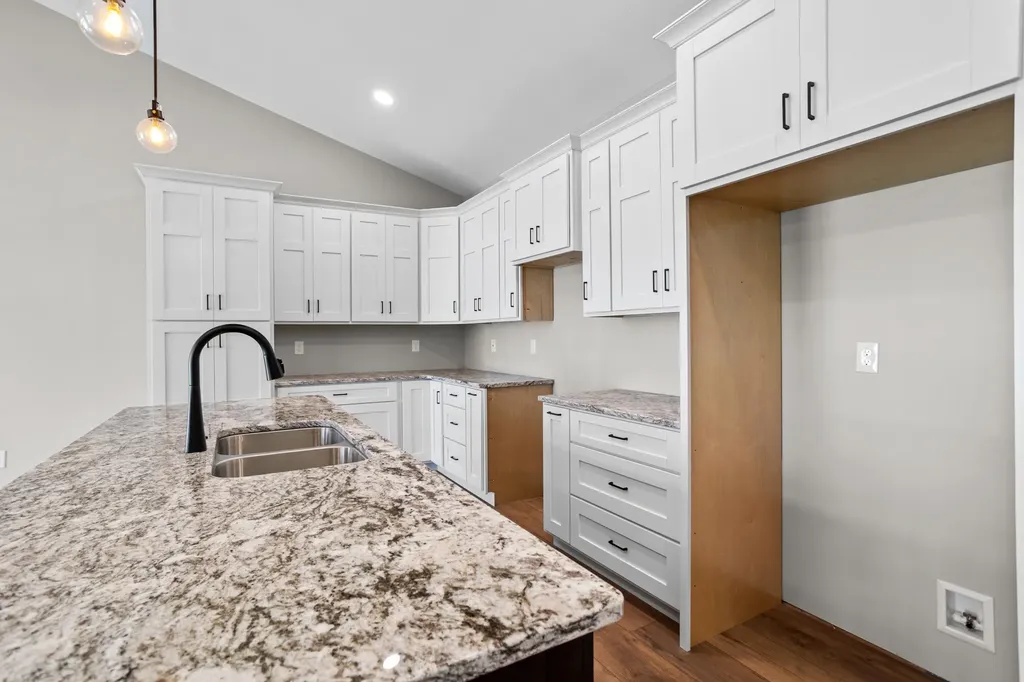 233 Auseon Court Hillsdale City MI 49242