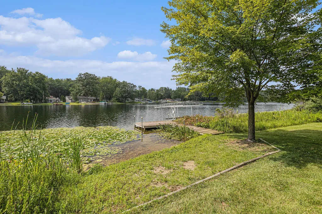 911 Dragon Shores Drive Kinderhook Township MI 49036