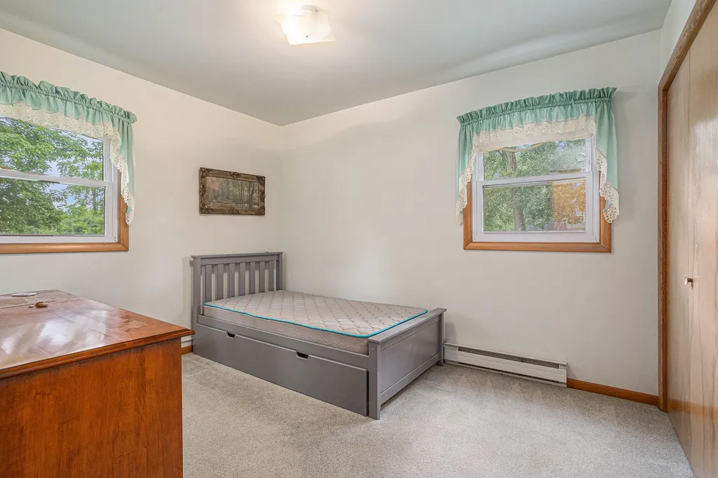 911 Dragon Shores Drive Kinderhook Township MI 49036