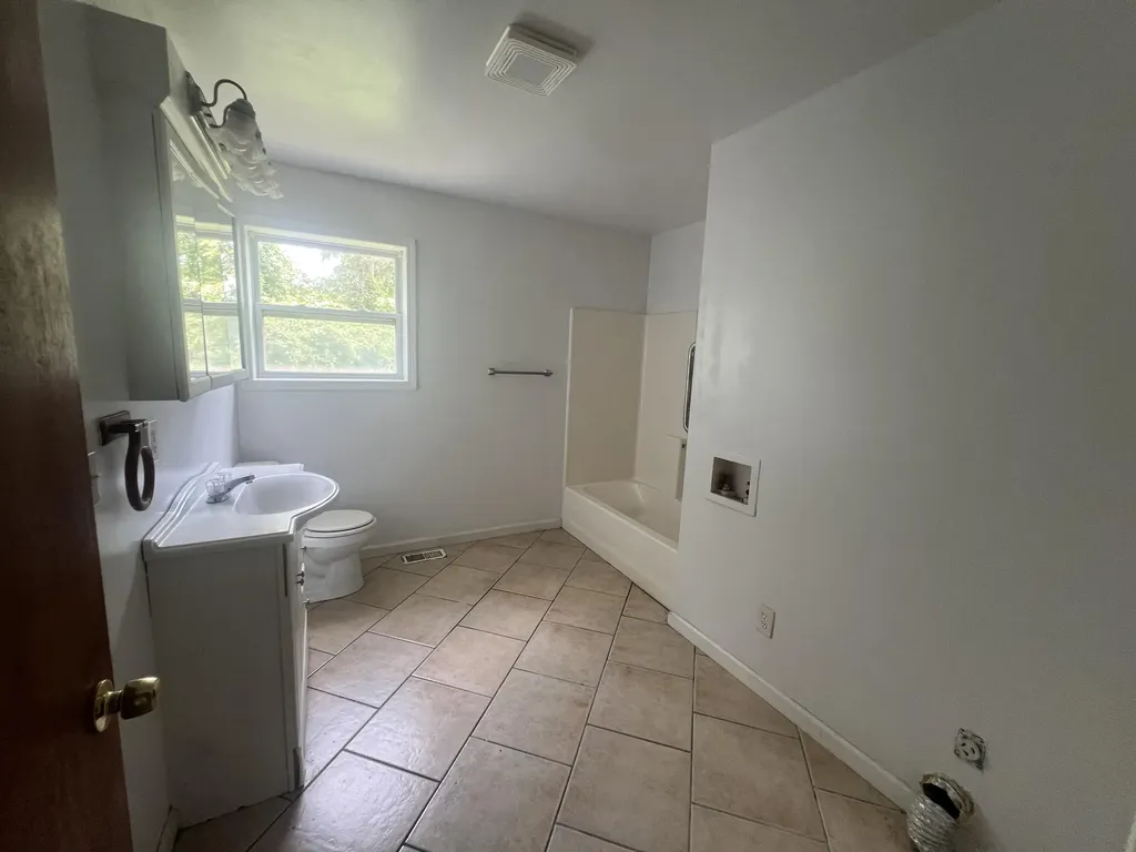 2117 E Jackson Drive Tekonsha Township MI 49092