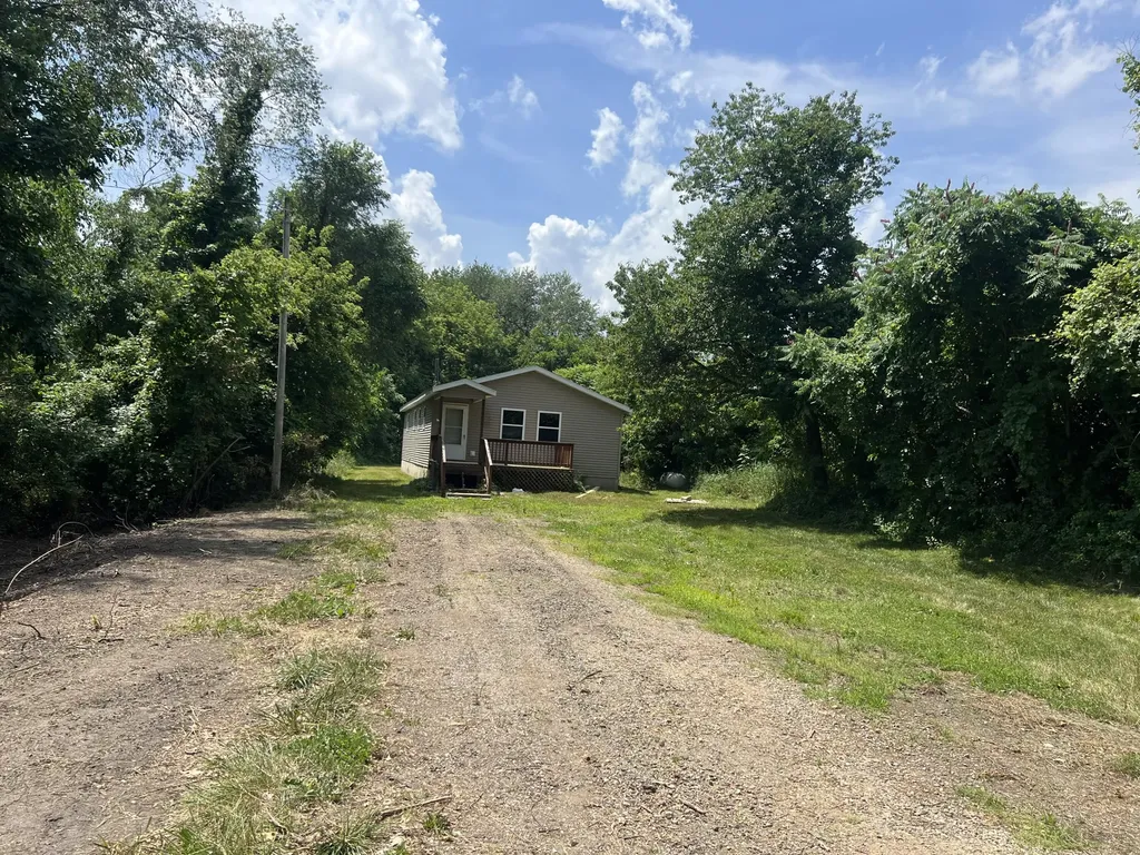 2117 E Jackson Drive Tekonsha Township MI 49092
