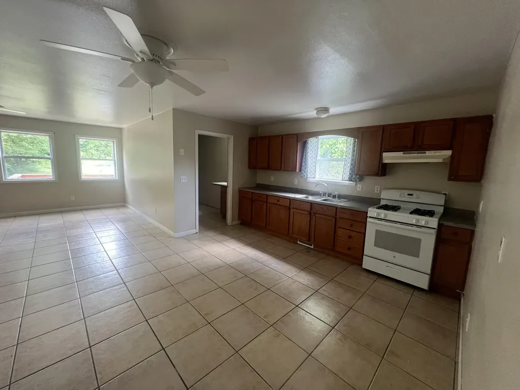 2117 E Jackson Drive Tekonsha Township MI 49092