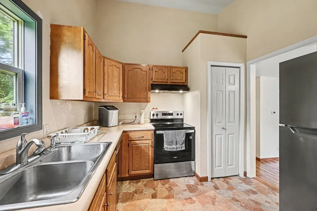 215 S Lincoln Avenue Three Rivers City MI 49093