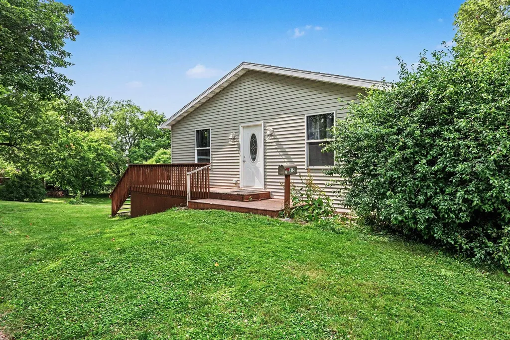 215 S Lincoln Avenue Three Rivers City MI 49093