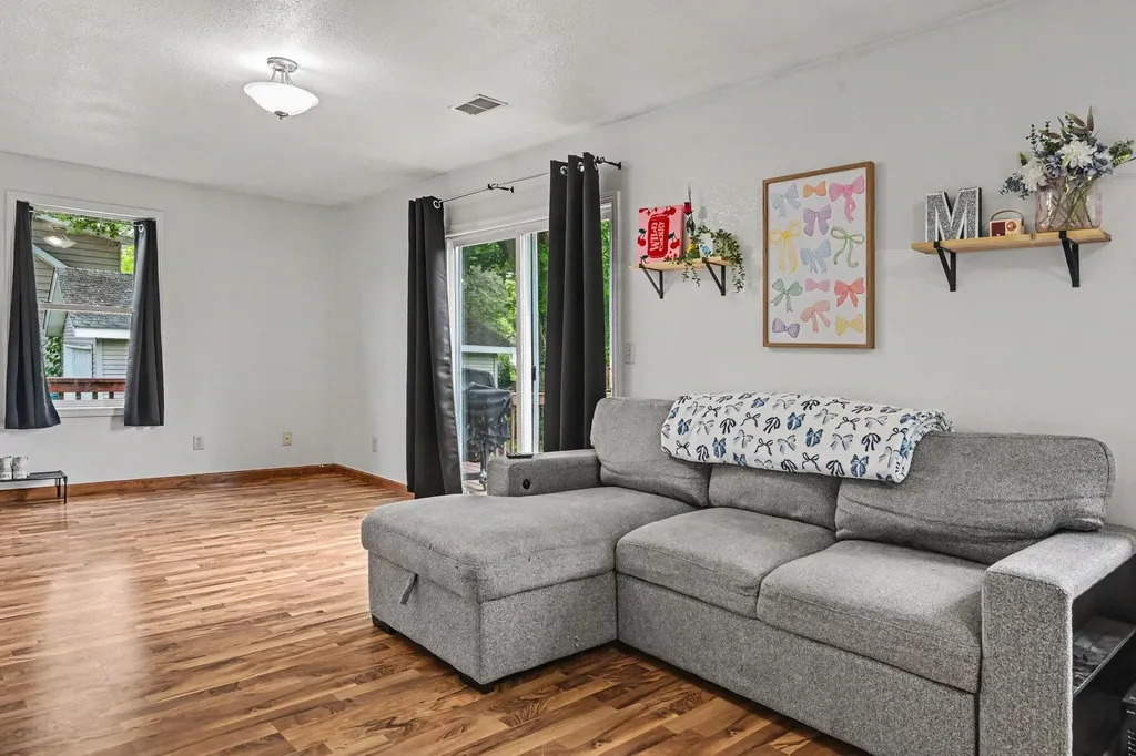 215 S Lincoln Avenue Three Rivers City MI 49093