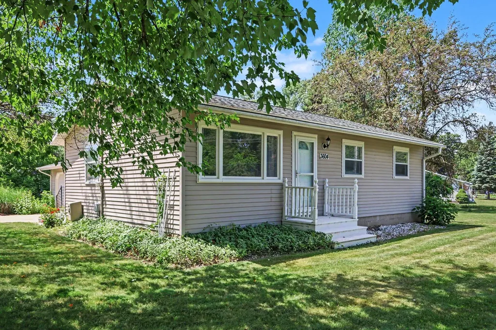 3604 Clinton Way Blackman Charter Township MI 49201