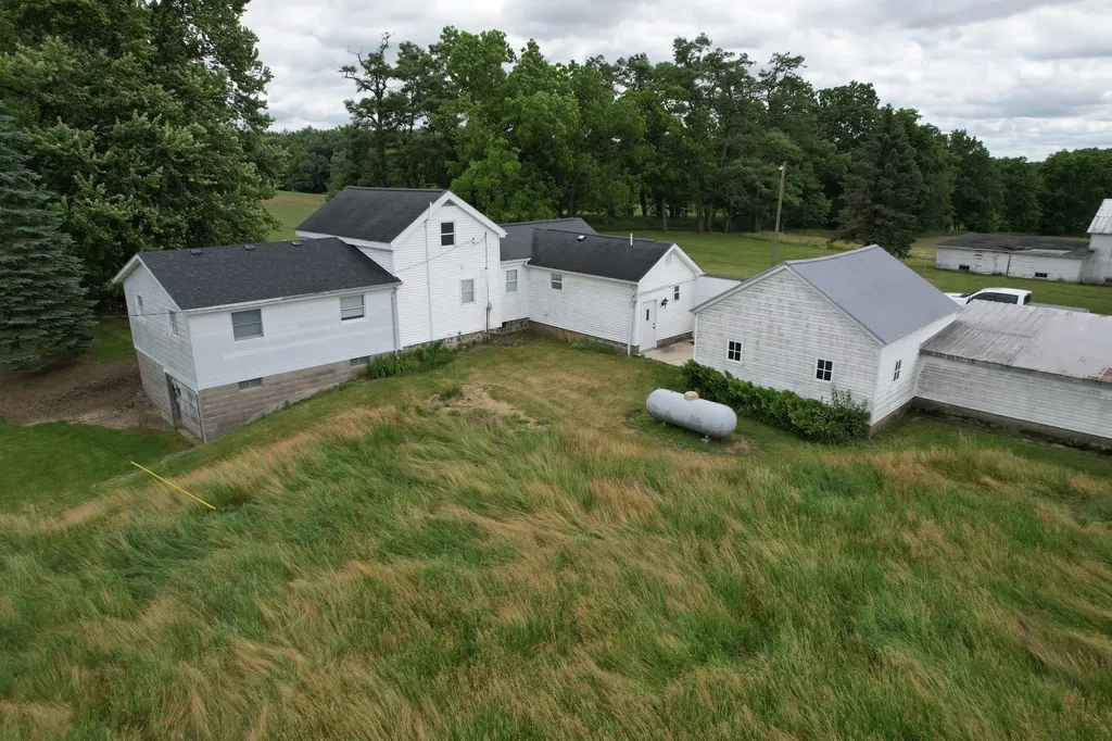 7360 S Tripp Jefferson Township MI 49266
