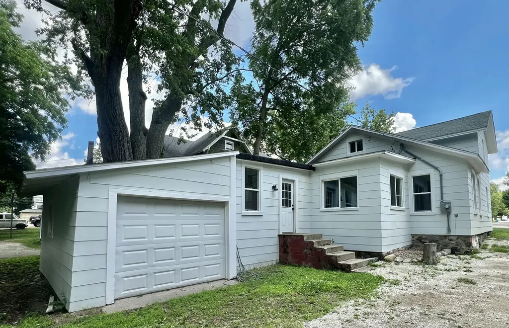 110 Hillsdale Street Hillsdale City MI 49242