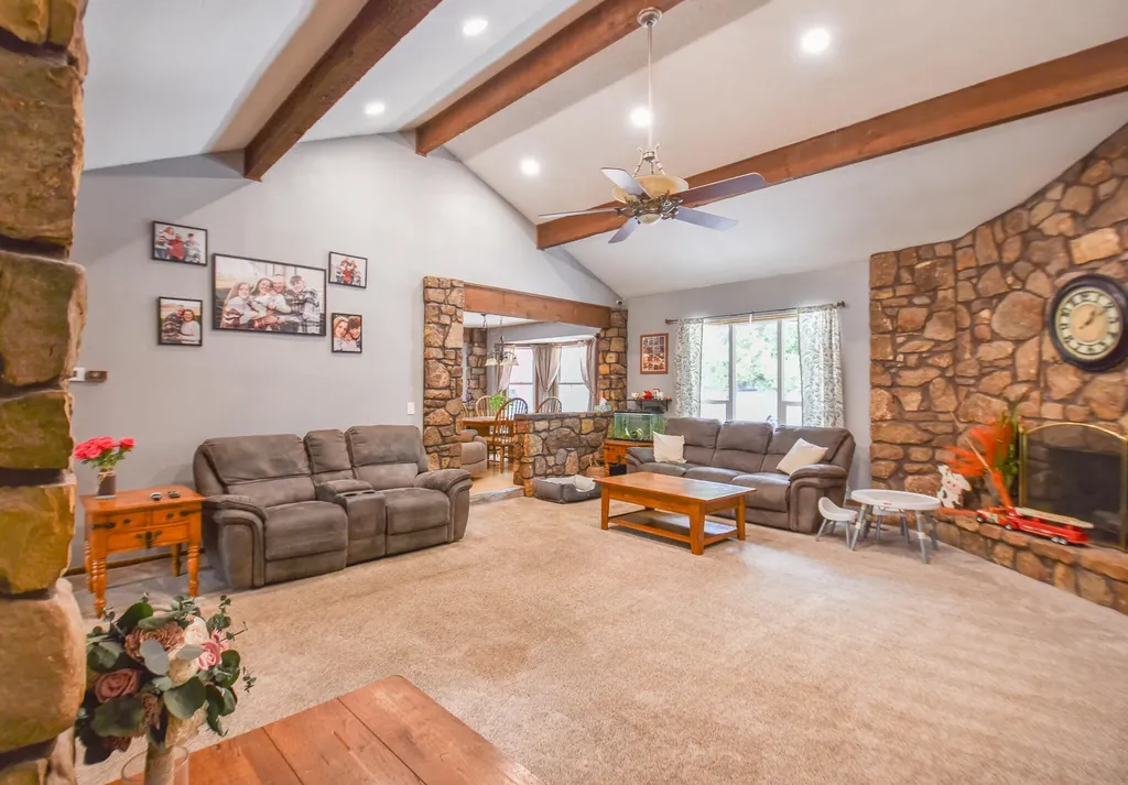 17 Linda Lane Coldwater City MI 49036