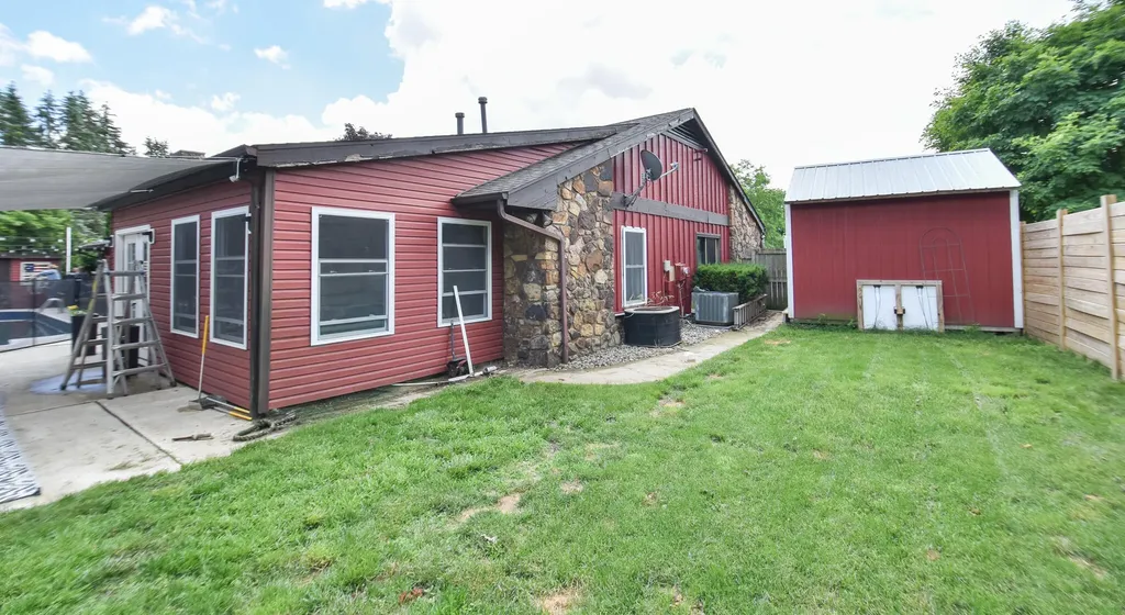 17 Linda Lane Coldwater City MI 49036
