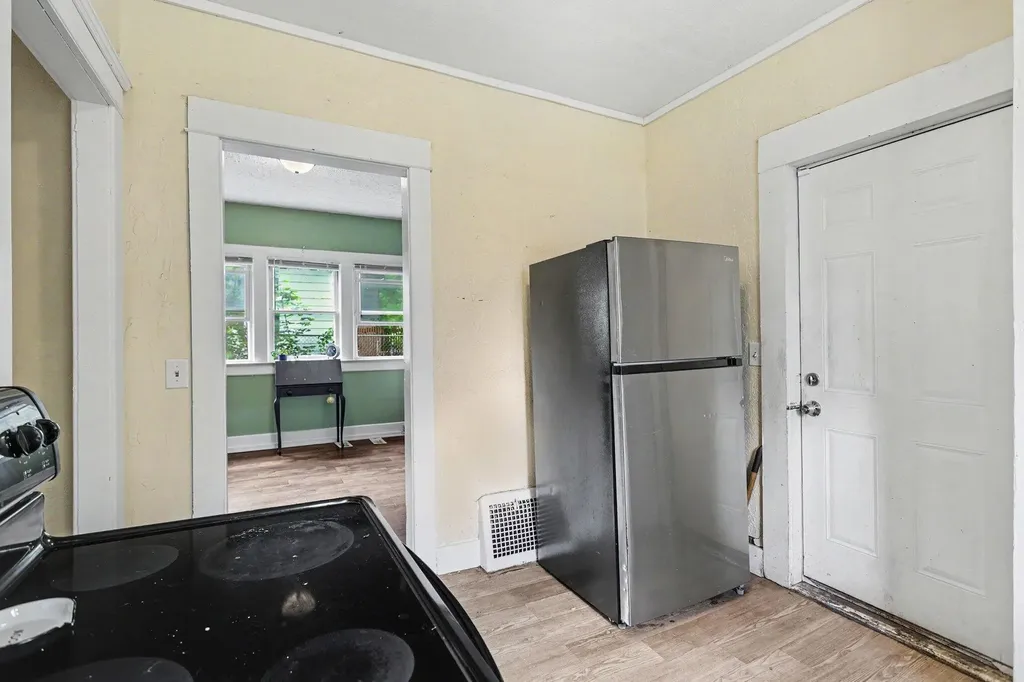 54 Frisbie Avenue Battle Creek City MI 49037