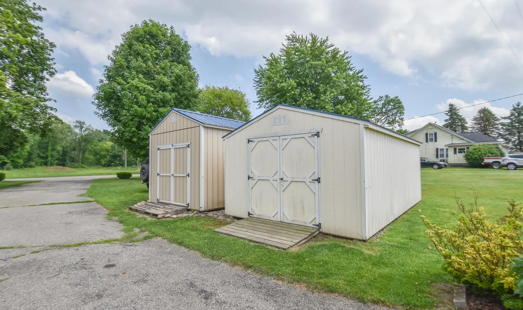 556 N Briggs Road Quincy Township MI 49082